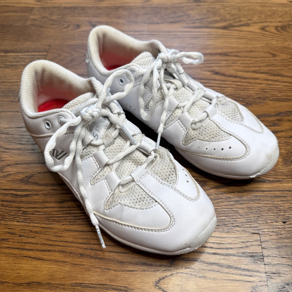 Varsity Spark Girls Sideline Cheerleader White Athletic Cheer Sneakers Size 6.5